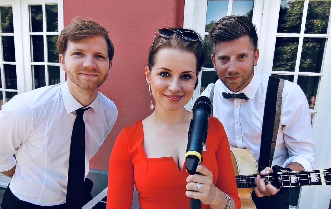 Hochzeitssängerin Lea Christine bei der Gala.